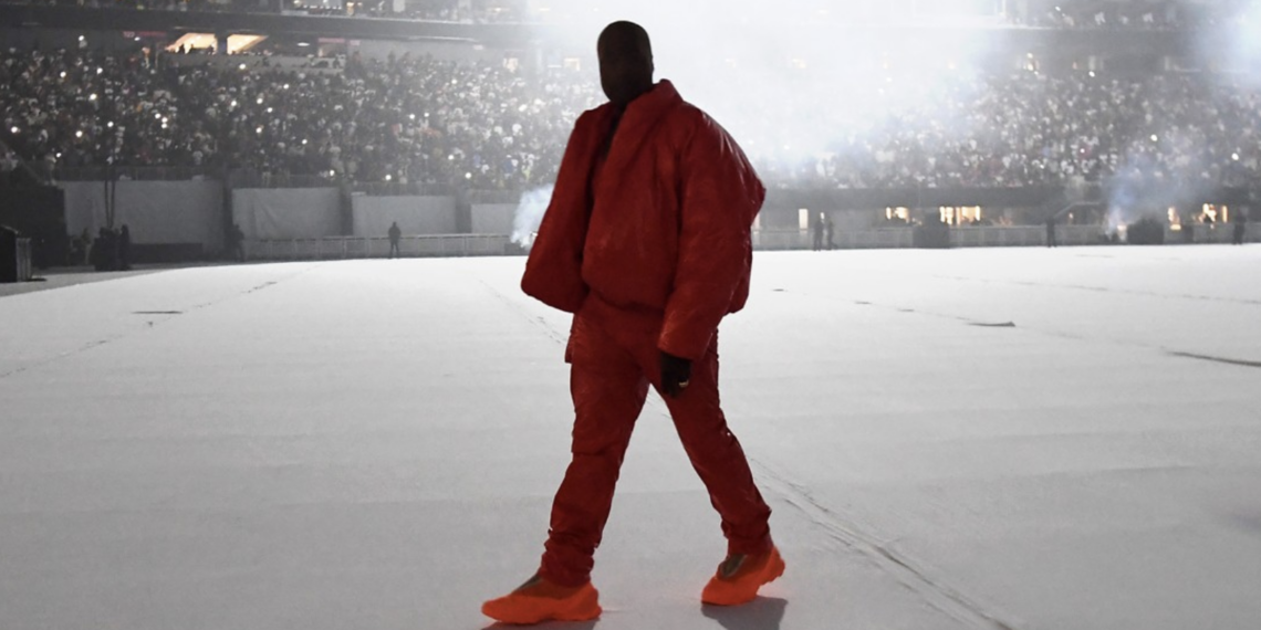 donda, attendee, of, kanye, wests, listening, party, sells, air, for, over, 3000, Los Angleles, Chicago, name change